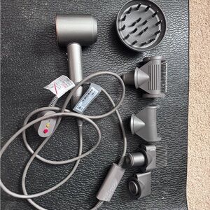 Dyson Supersonic hair Dryer in Gray